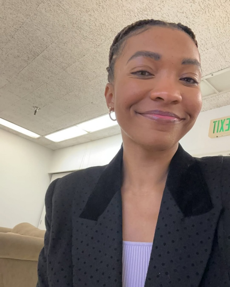 麦基亲妹！波多黎各内线伊曼妮场均17.3分13板 是本届赛事篮板王