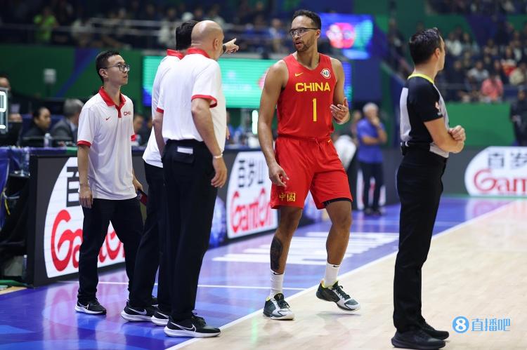 李凯尔:中国男篮的经历让我变得谦逊 再也不会抱怨NBA的客场奔波 李凯尔:中国男篮的经历让我变得谦逊 再也不会抱怨NBA的客场奔波
