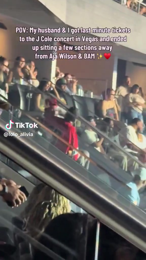 阿贾因伤缺战女篮世界杯后看演唱会被网暴:自私 毒蛇就是毒蛇 阿贾因伤缺战女篮世界杯后看演唱会被网暴:自私 毒蛇就是毒蛇